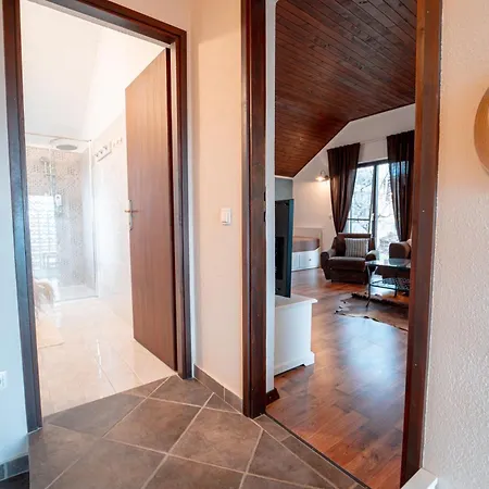 Ursula ヴィラ ウマグ